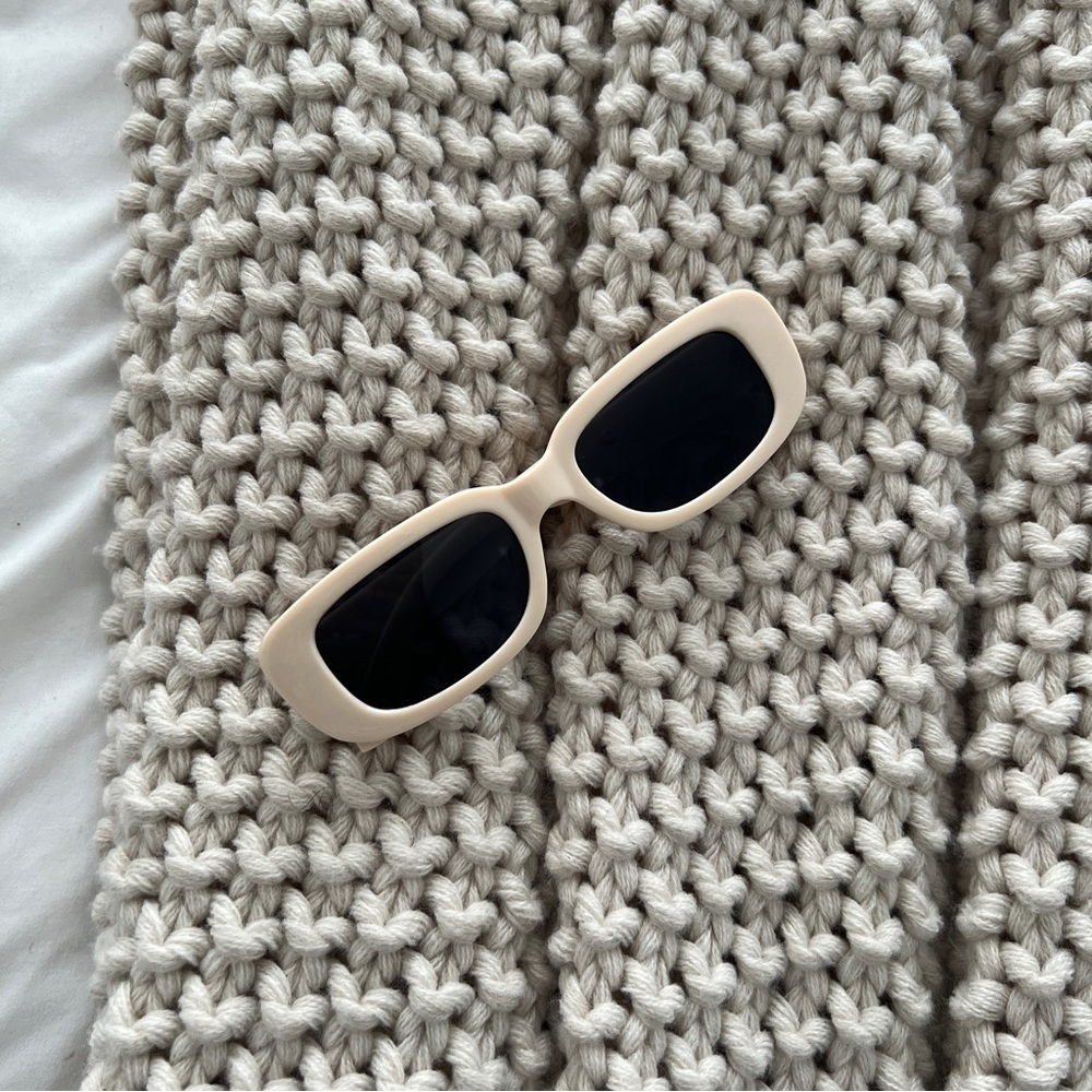 Cream beige square 90s 2000s sunglasses